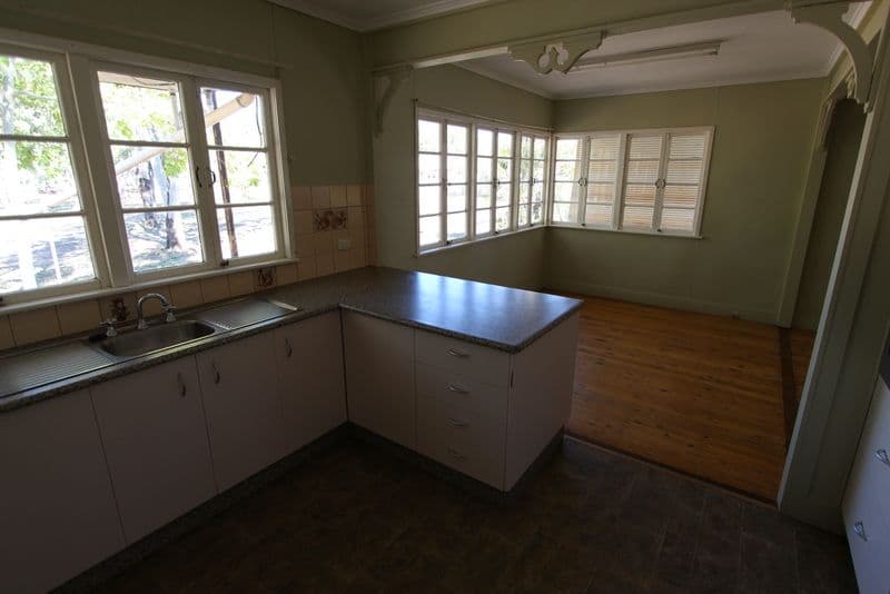 19 West Street, Charleville QLD 4470, Charleville - Thumbnail 8