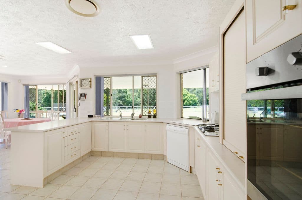 915 Currumbin Creek Road, Currumbin Valley QLD 4223, Currumbin Valley - Thumbnail 4