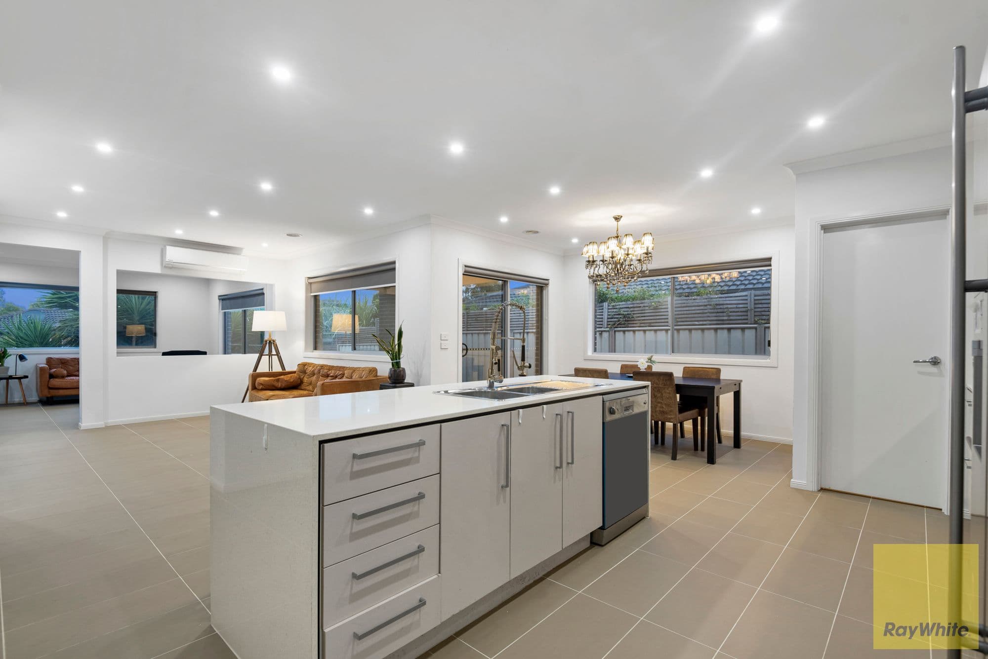 8 Tallgrass Avenue, Truganina VIC 3029, Truganina - Thumbnail 6