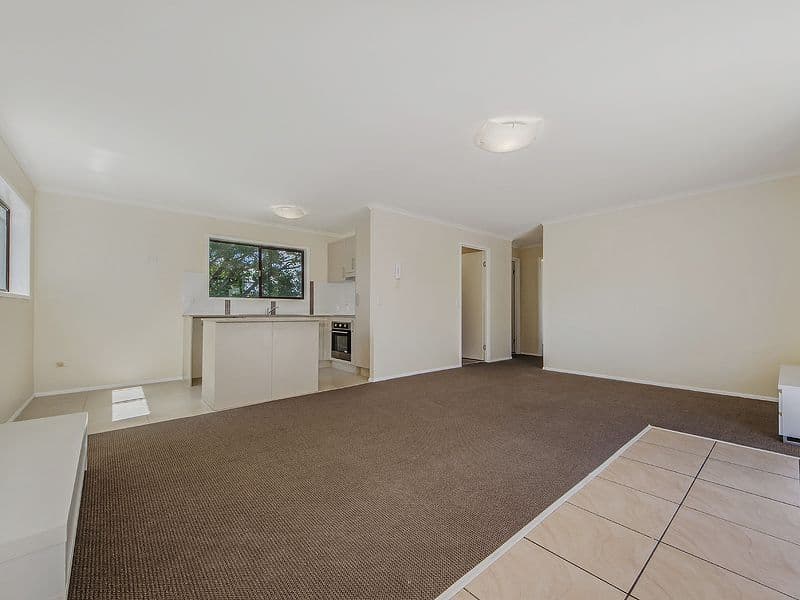 8 Baker Avenue, LABRADOR QLD 4215, Labrador - Thumbnail 3