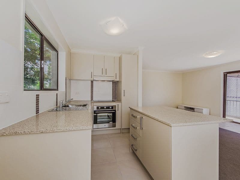 8 Baker Avenue, LABRADOR QLD 4215, Labrador - Thumbnail 5