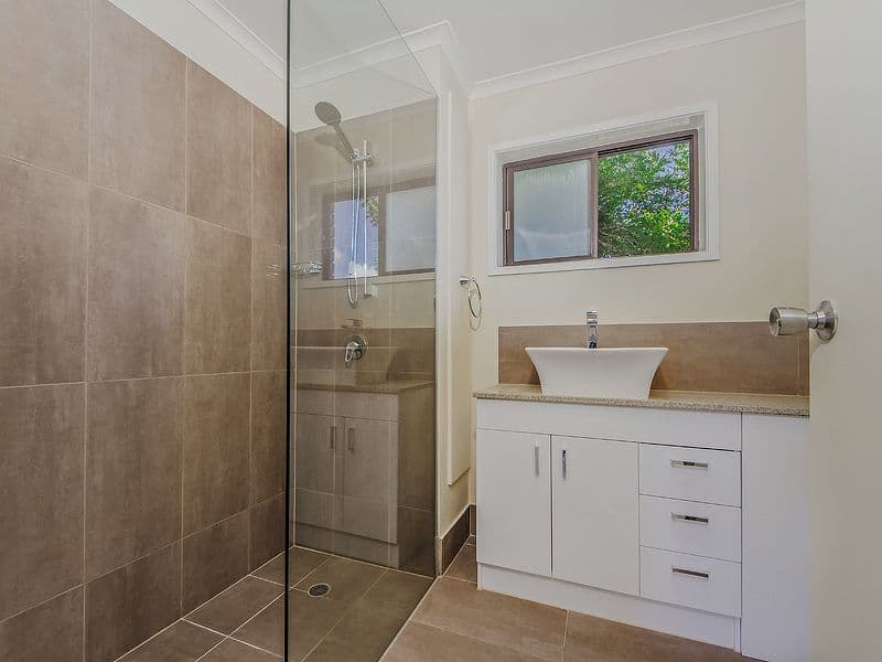 8 Baker Avenue, LABRADOR QLD 4215, Labrador - Thumbnail 7