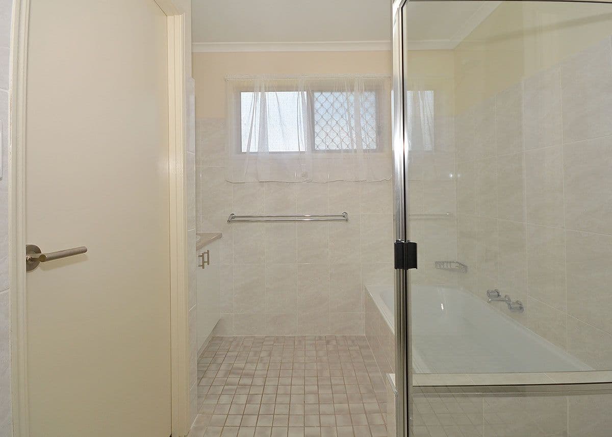 16 Hamer Street, Urangan QLD 4655, Urangan - Thumbnail 4
