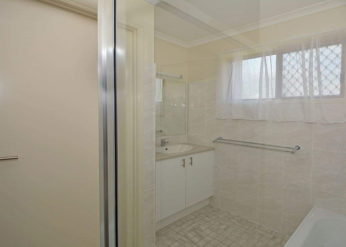 16 Hamer Street, Urangan QLD 4655, Urangan - Thumbnail 7
