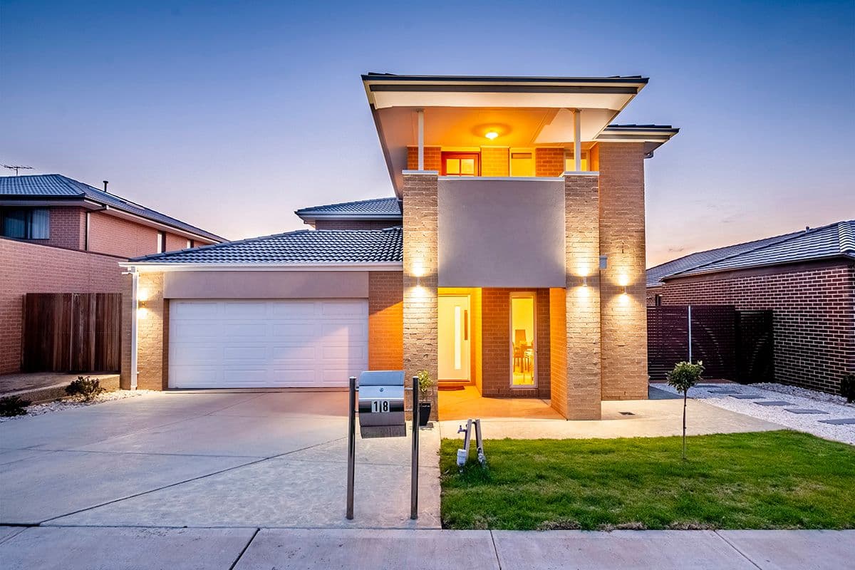 18 Craddock Drive, Clyde North VIC 3978, Clyde North - Thumbnail 2