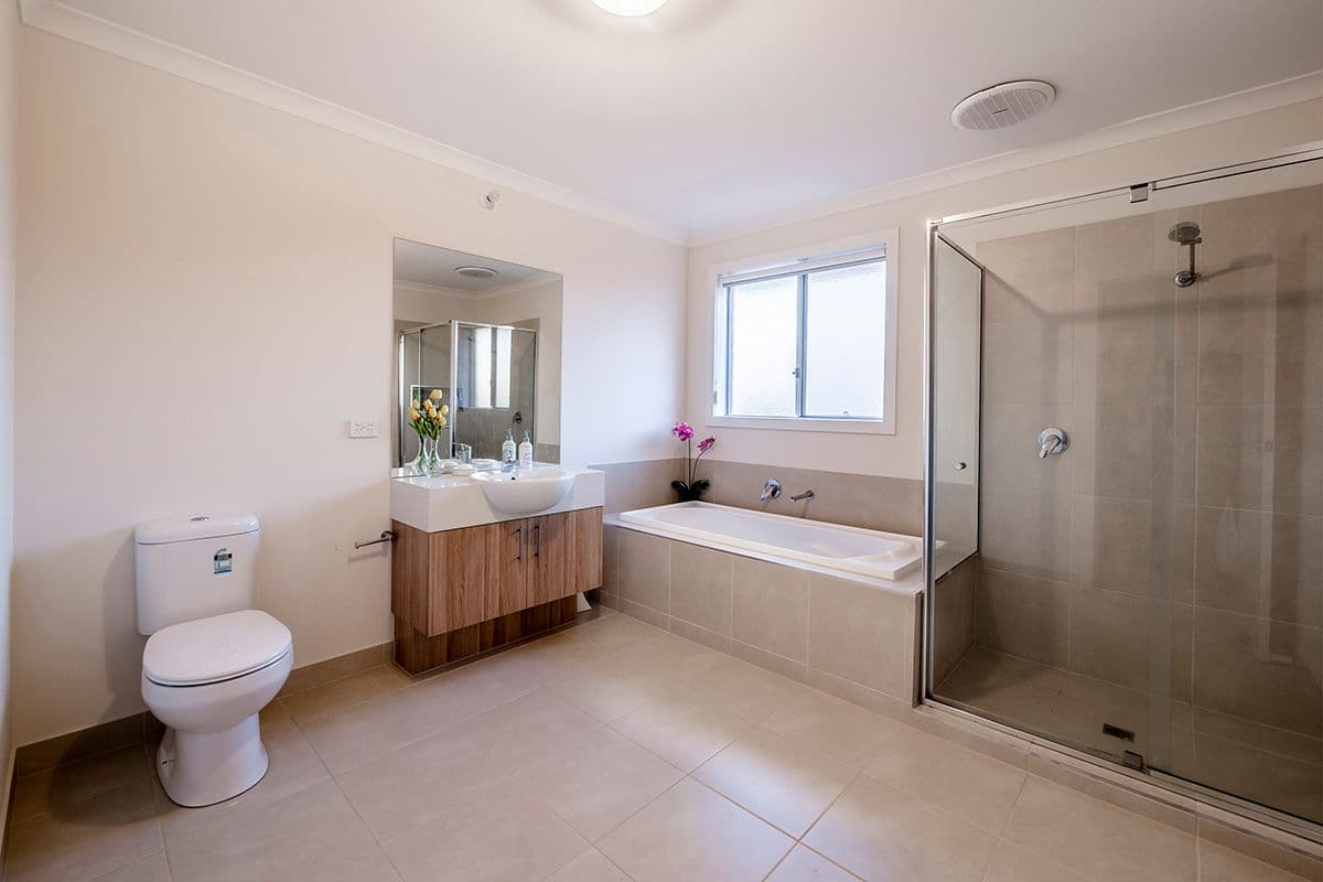 18 Craddock Drive, Clyde North VIC 3978, Clyde North - Thumbnail 4