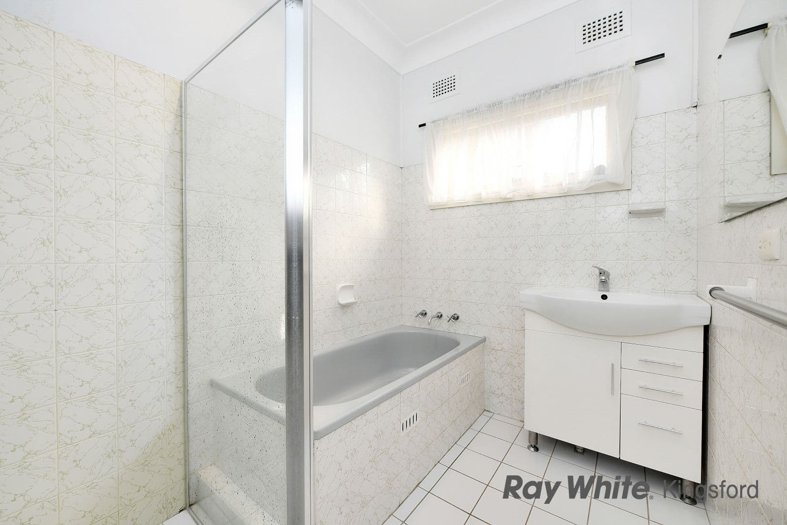 8 Forshaw Avenue, Peakhurst NSW 2210, Peakhurst - Thumbnail 7