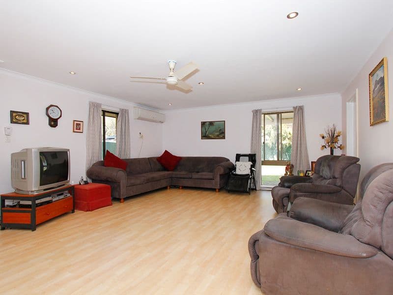 27 Morundah Place, KELMSCOTT WA 6111, Kelmscott - Thumbnail 3