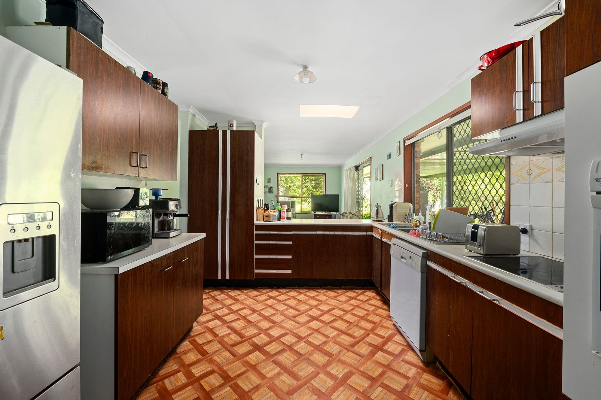 12 Bribie Court, Mermaid Waters QLD 4218, Mermaid Waters - Thumbnail 3