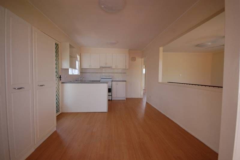6 Dorothy Street, STRATHPINE QLD 4500, Strathpine - Thumbnail 5