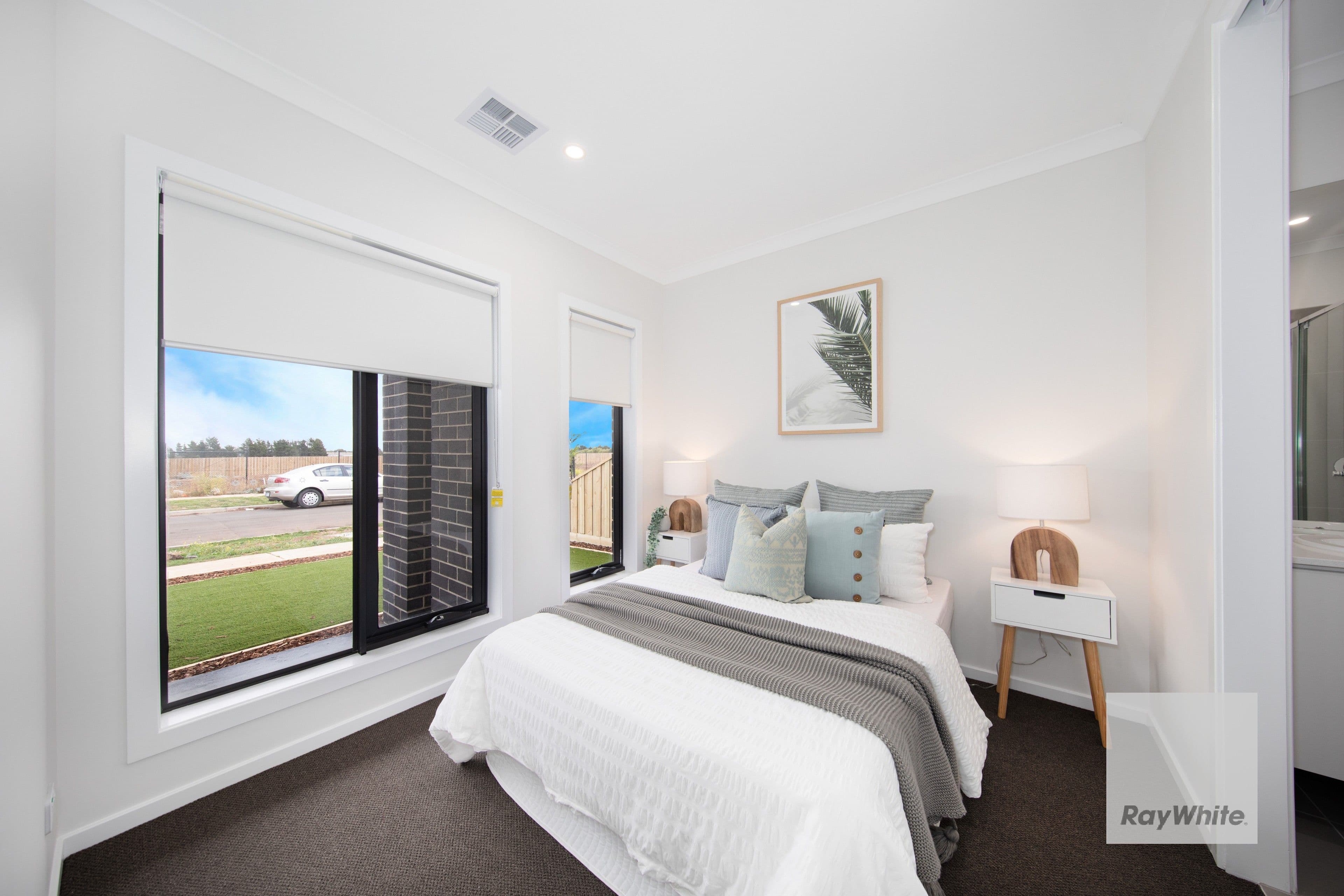 32 Marigold Drive, FRASER RISE VIC 3336, Fraser Rise - Thumbnail 2