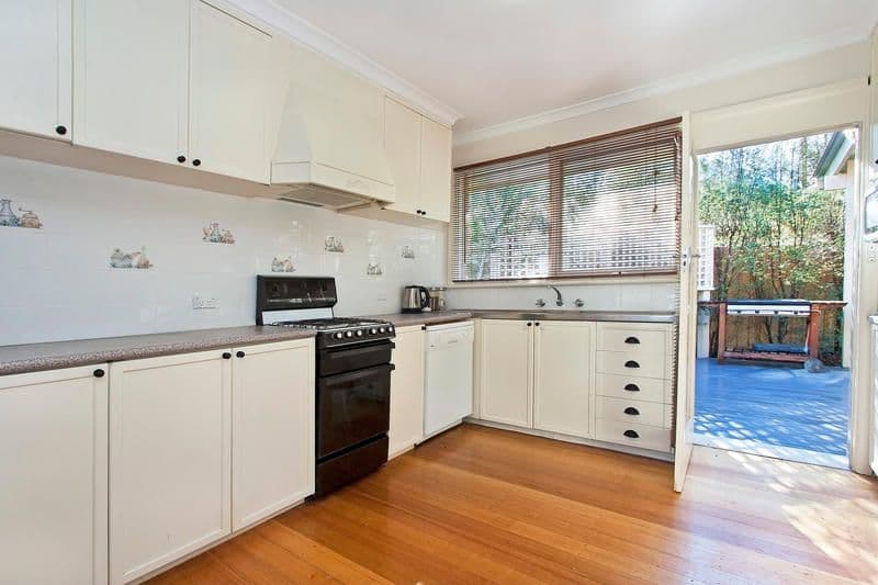 72 Kathryn Road, Knoxfield VIC 3180, Knoxfield - Thumbnail 3