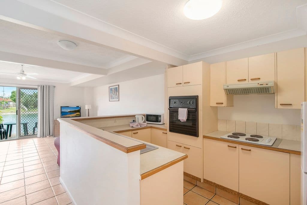 2 Coolgardie Street, Elanora QLD 4221, Elanora - Thumbnail 3