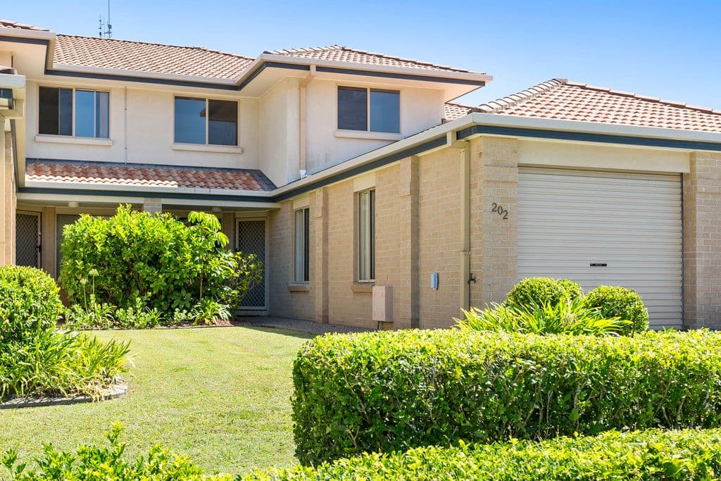 2 Falcon Way, Tweed Heads South - Image 1