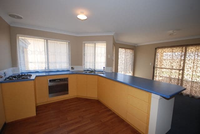 4 Brookeby Heights, LEDA WA 6170, Leda - Thumbnail 2