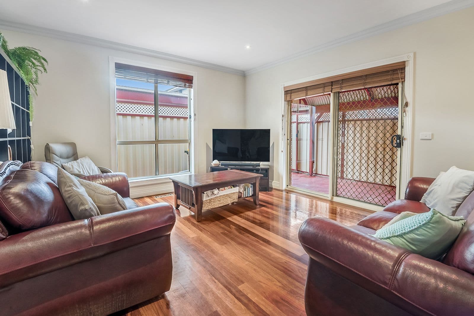 18 Lorna Crescent, Sunshine West VIC 3020, Sunshine West - Thumbnail 2