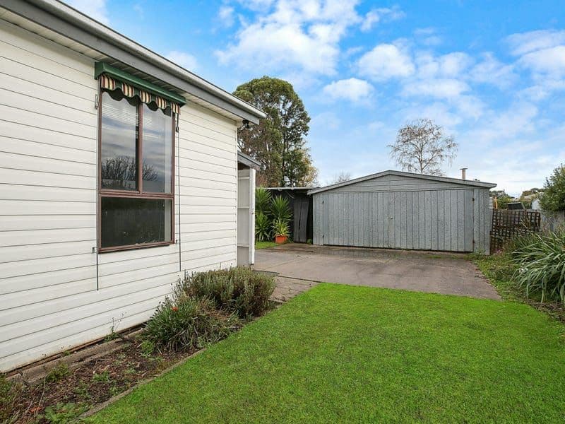 19 McAdam Crescent, Colac VIC 3250, Colac - Thumbnail 5