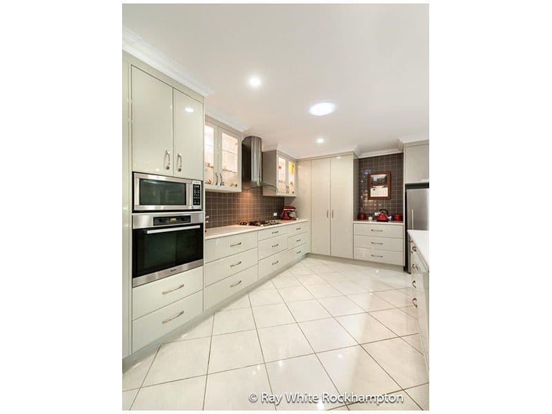 5 Walnut Avenue, NORMAN GARDENS QLD 4701, Norman Gardens - Thumbnail 4