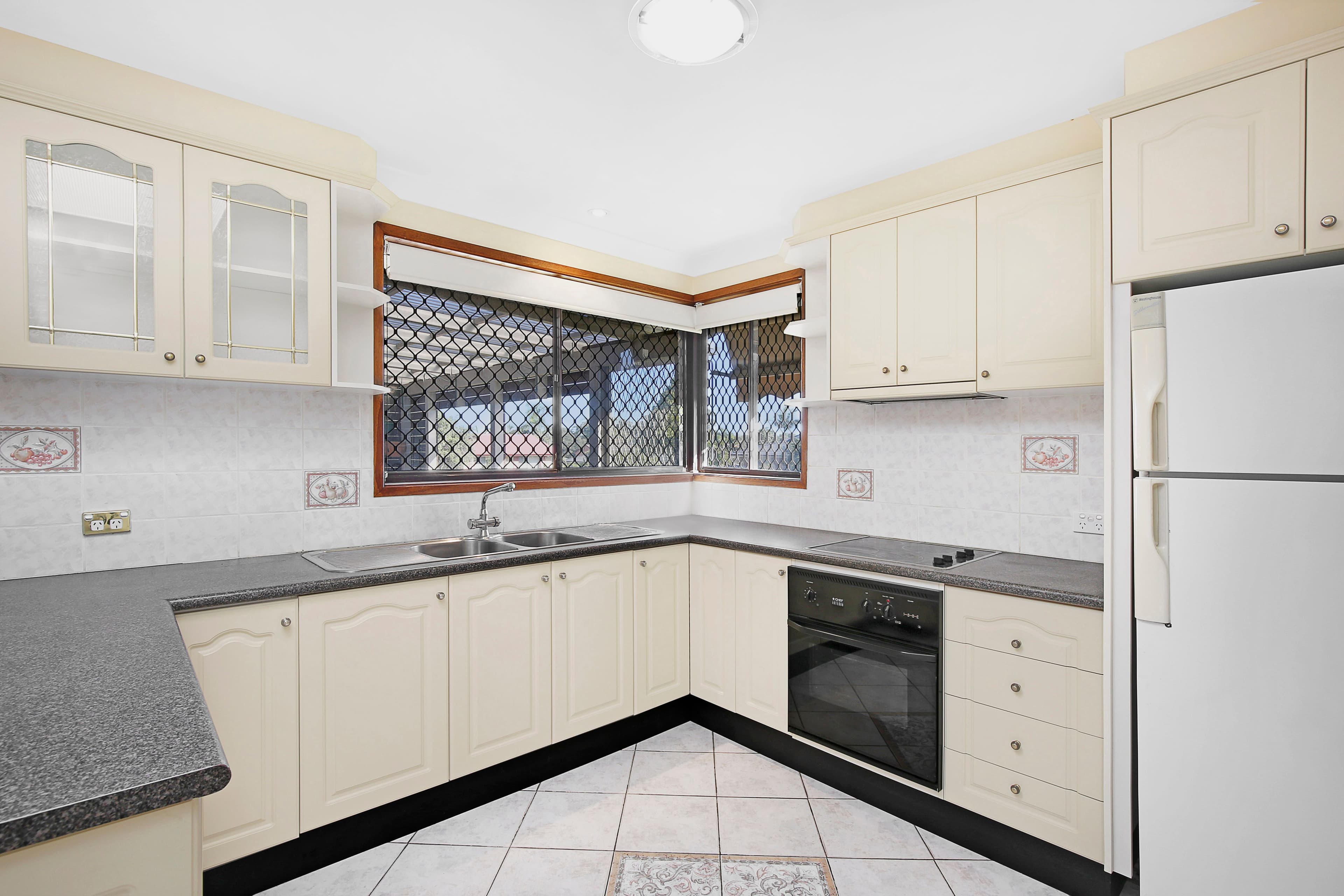 3 Malory Close, Wetherill Park - Thumbnail 2