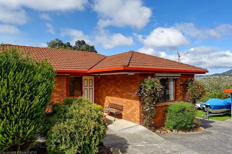 11 Hillside Drive, BLACKMANS BAY TAS 7052, Blackmans Bay - Thumbnail 2