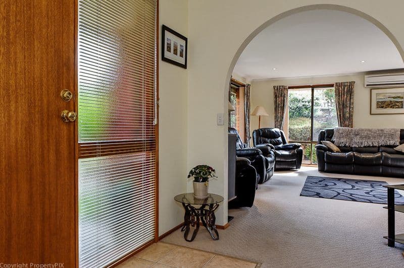 11 Hillside Drive, BLACKMANS BAY TAS 7052, Blackmans Bay - Thumbnail 3