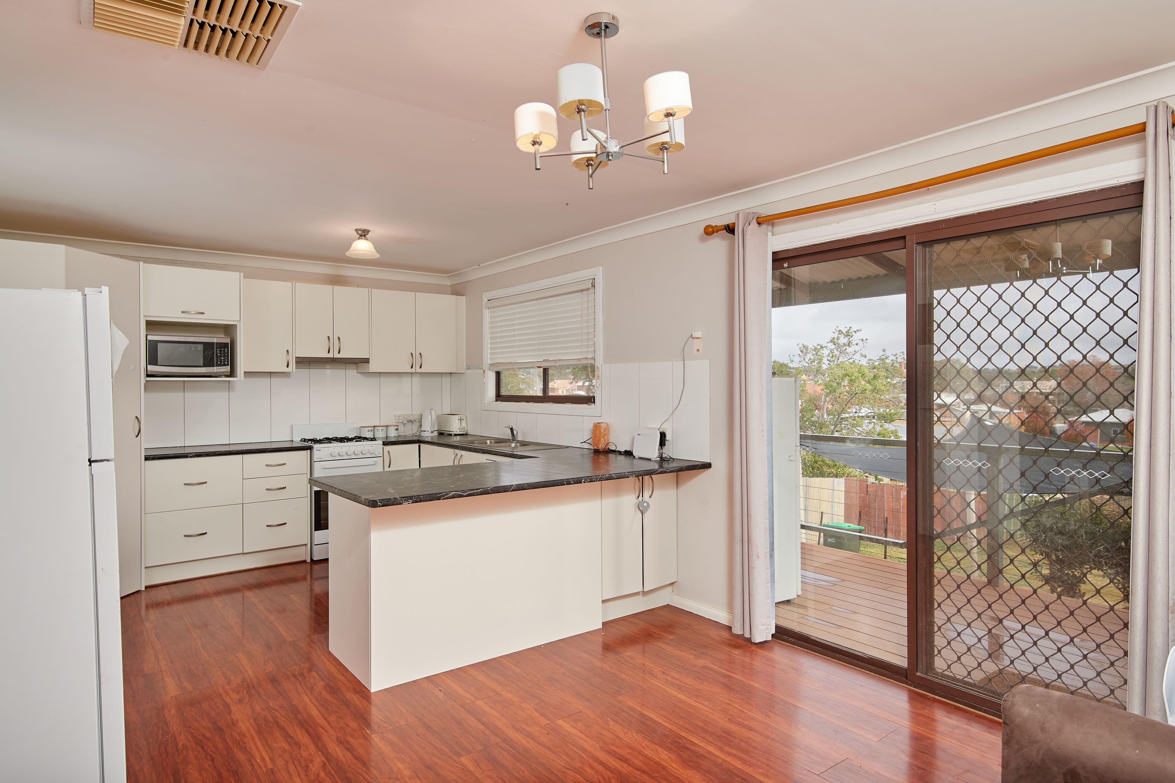 55 Commins Street, Junee NSW 2663, Junee - Thumbnail 4