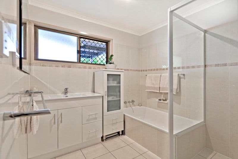 10 Kenthurst Crescent, ROCHEDALE SOUTH QLD 4123, Rochedale South - Thumbnail 6