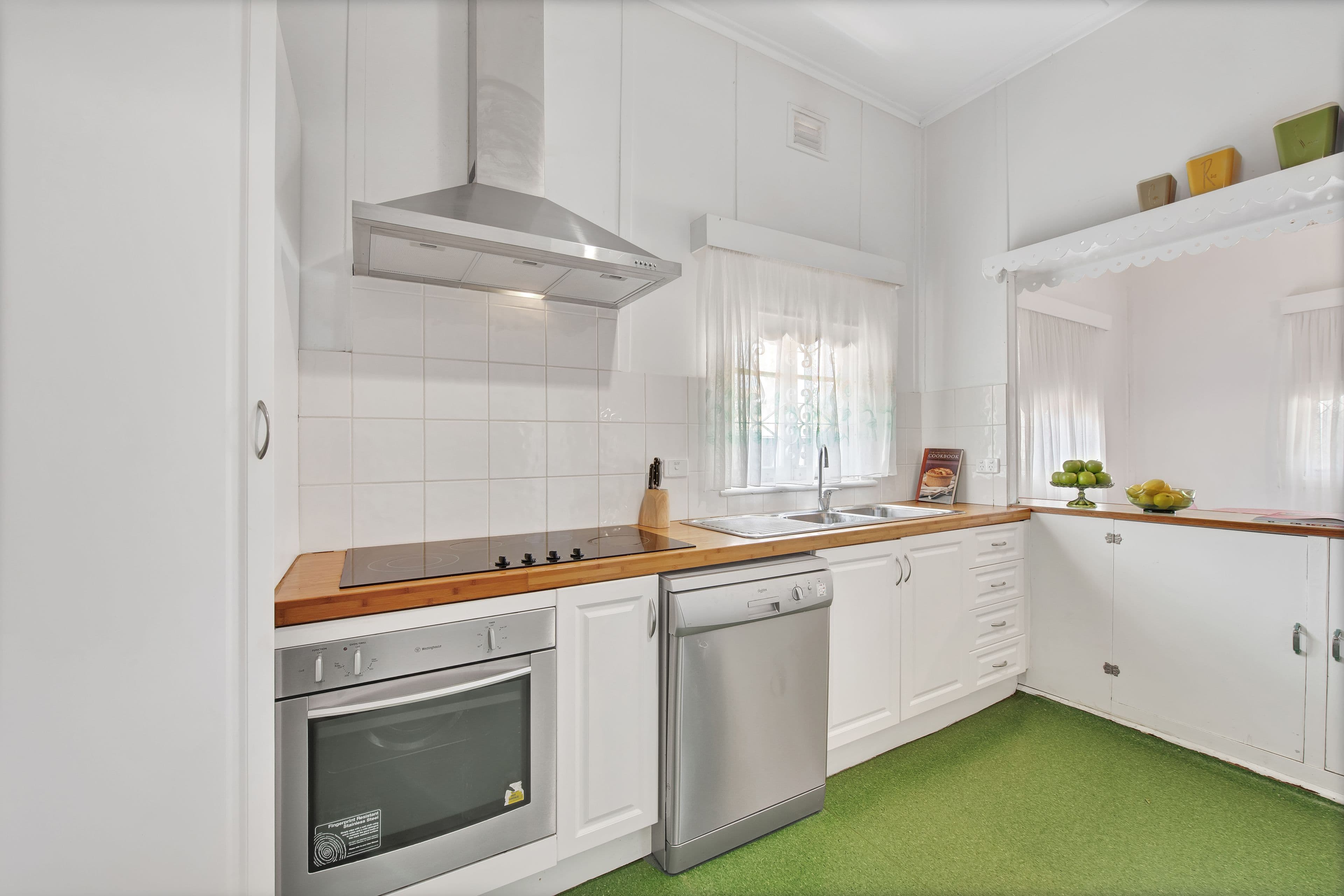 5 Hutchinson Street, Geraldton WA 6530, Geraldton - Thumbnail 5