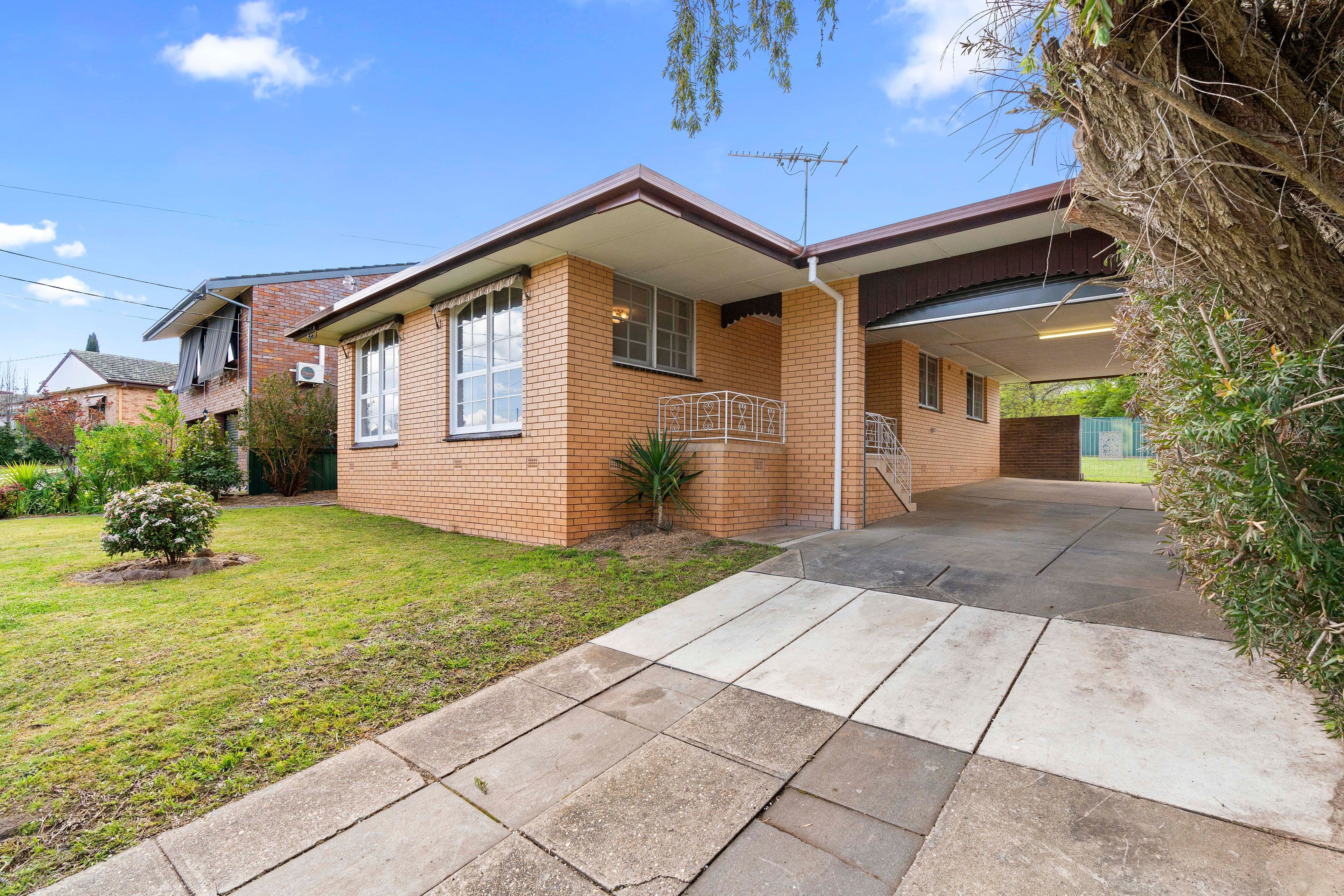 30 White Avenue, Kooringal NSW 2650, Kooringal - Thumbnail 2