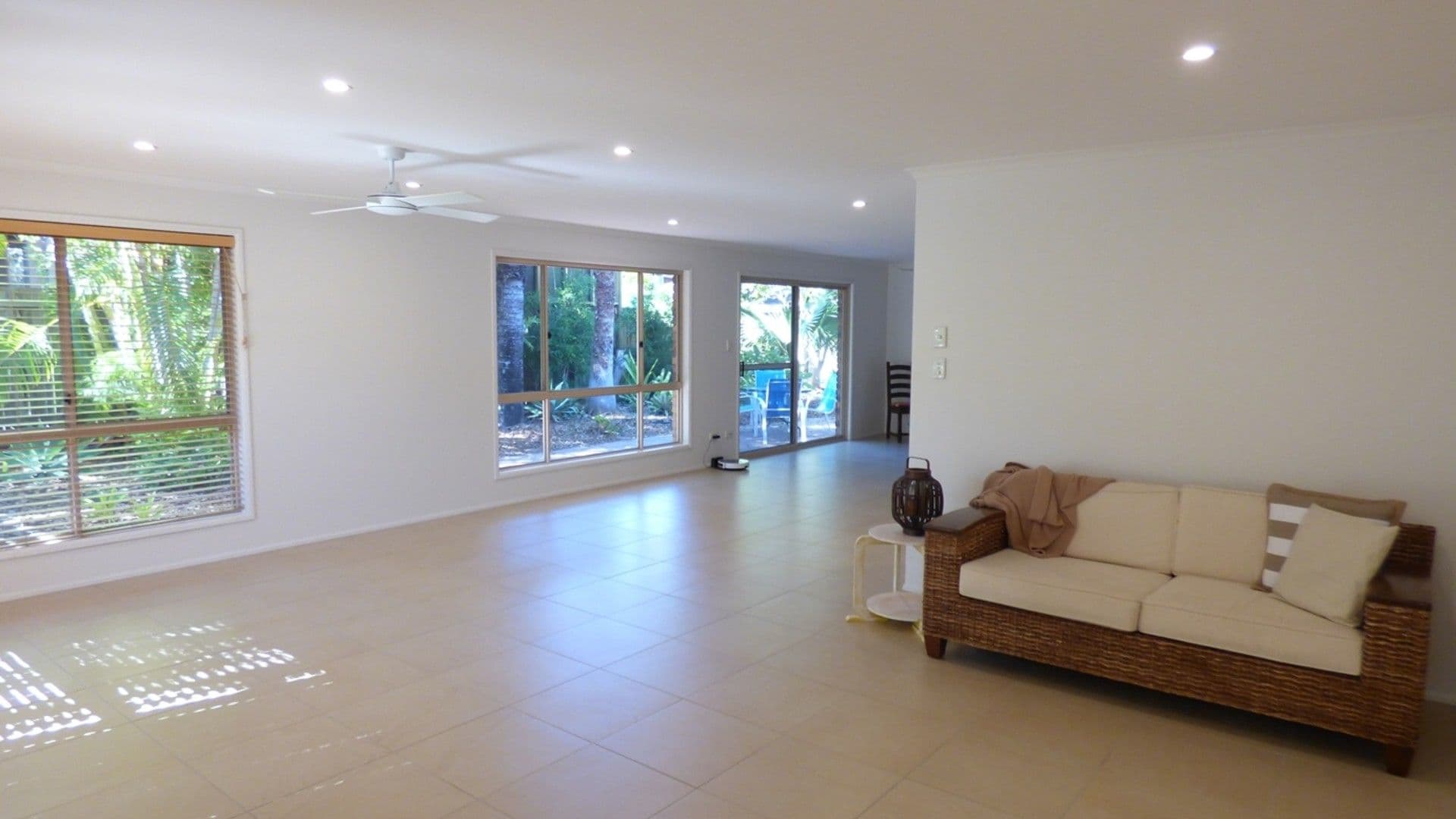7 Dayspring Street, Sunrise Beach QLD 4567, Sunrise Beach - Thumbnail 3