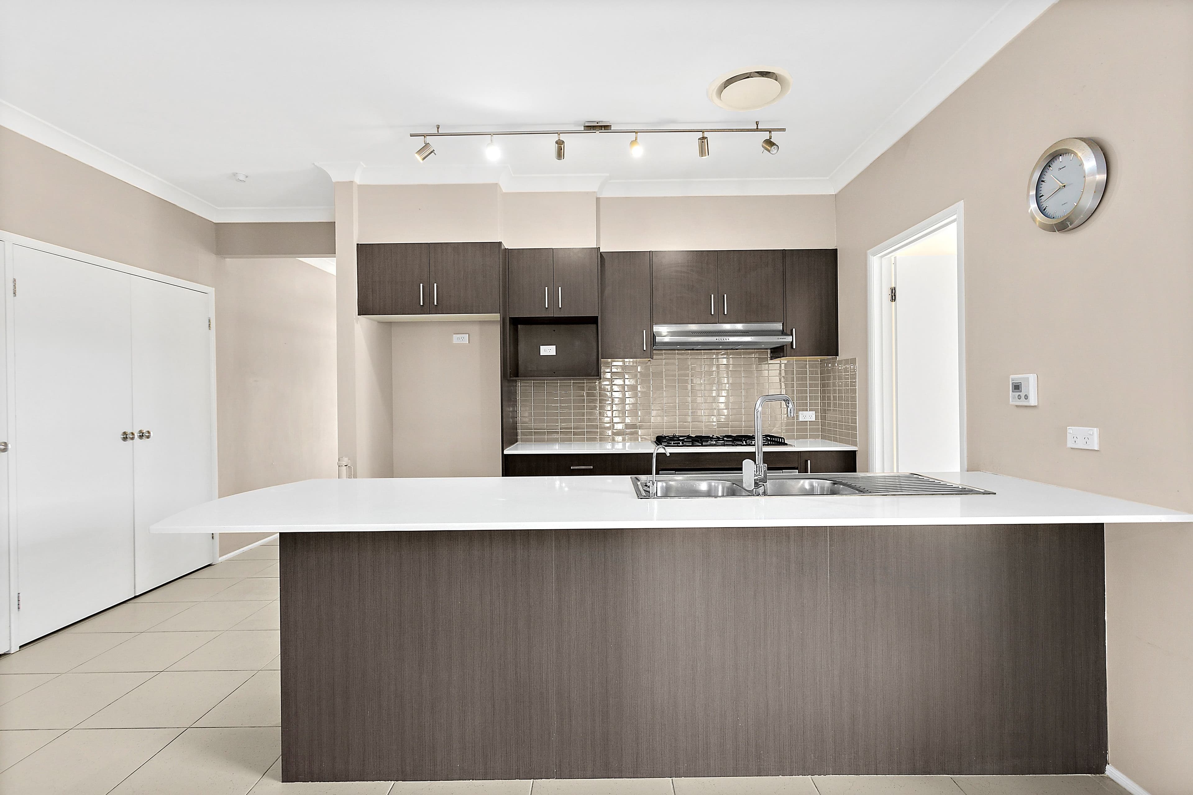 1-2 Red Ash Close, Botanic Ridge - Thumbnail 5