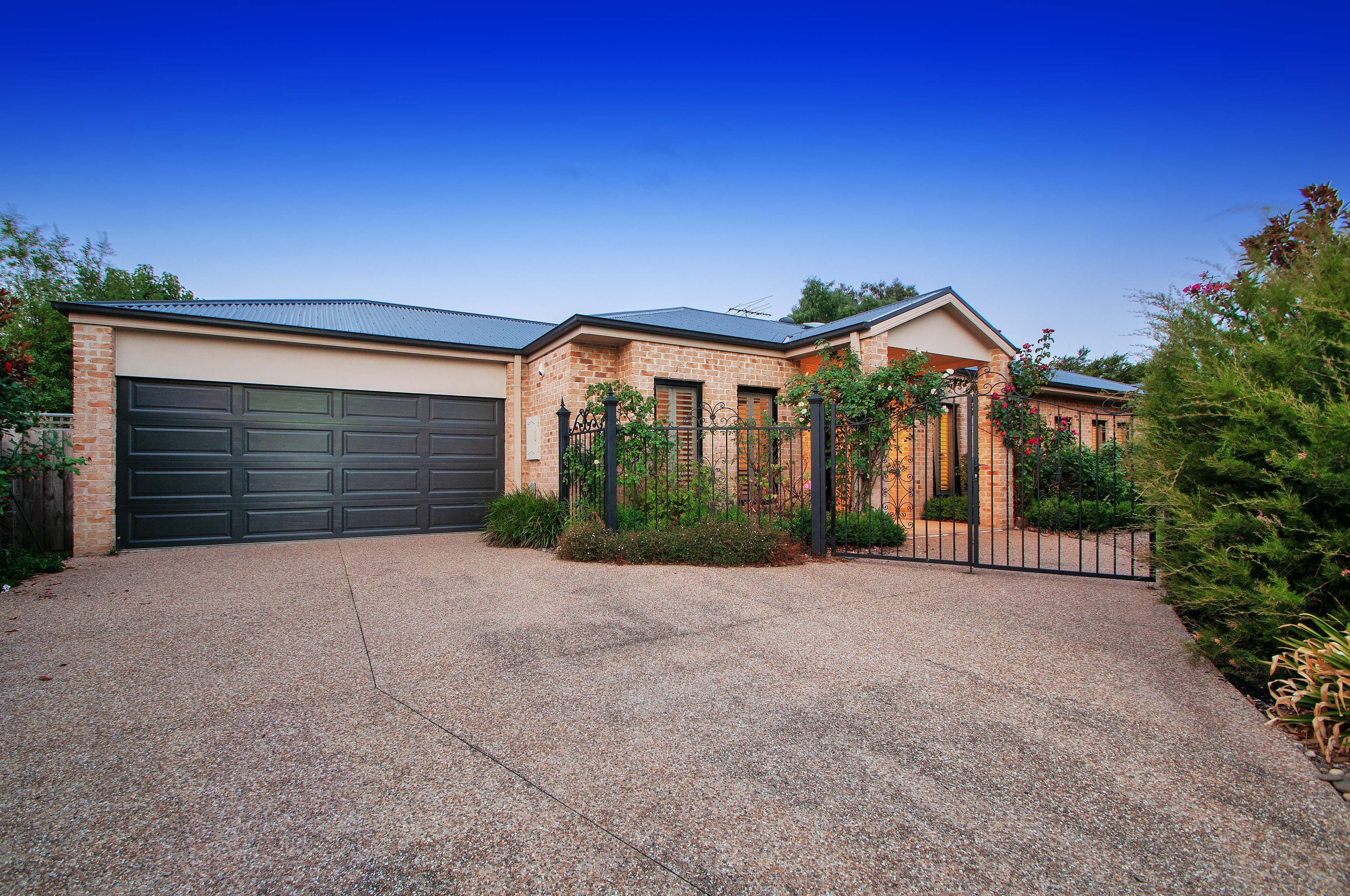 2 Lyndhurst Close, Croydon VIC 3136, Croydon - Thumbnail 2