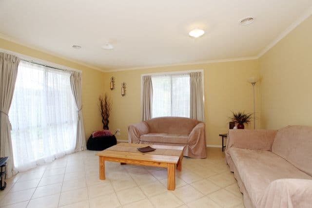 9 Crown Court, TARNEIT VIC 3029, Tarneit - Thumbnail 5