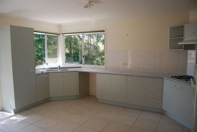 18 Pinaster Street, FOREST LAKE QLD 4078, Forest Lake - Thumbnail 4