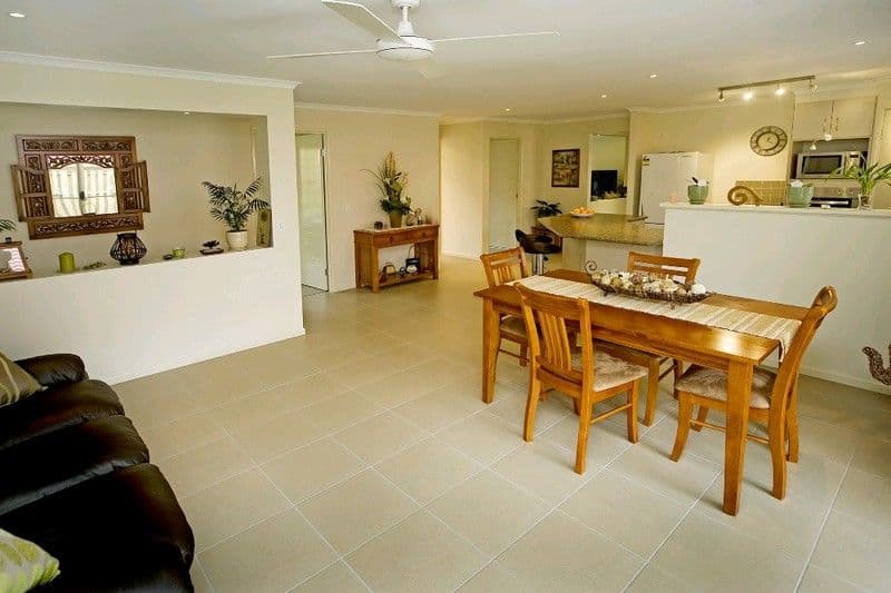 8 Kadie Place, PACIFIC PINES QLD 4211, Pacific Pines - Thumbnail 2