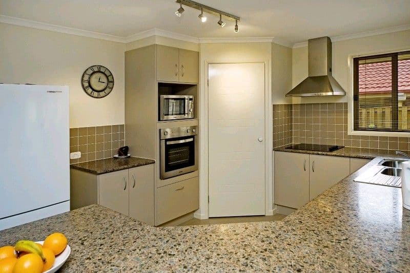 8 Kadie Place, PACIFIC PINES QLD 4211, Pacific Pines - Thumbnail 5