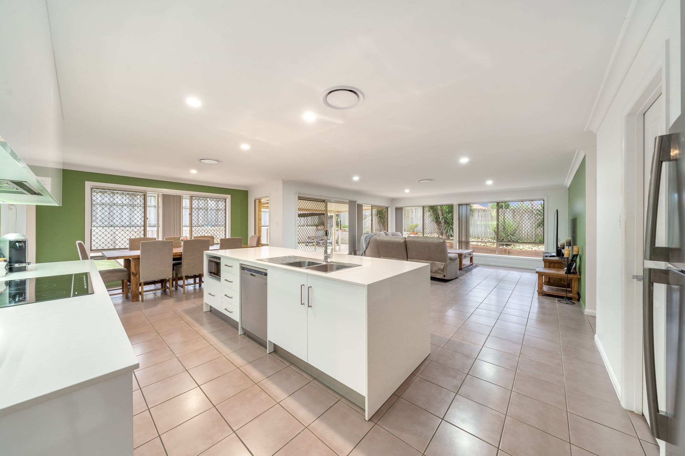 6 Lochern Court, North Lakes QLD 4509, North Lakes - Thumbnail 5
