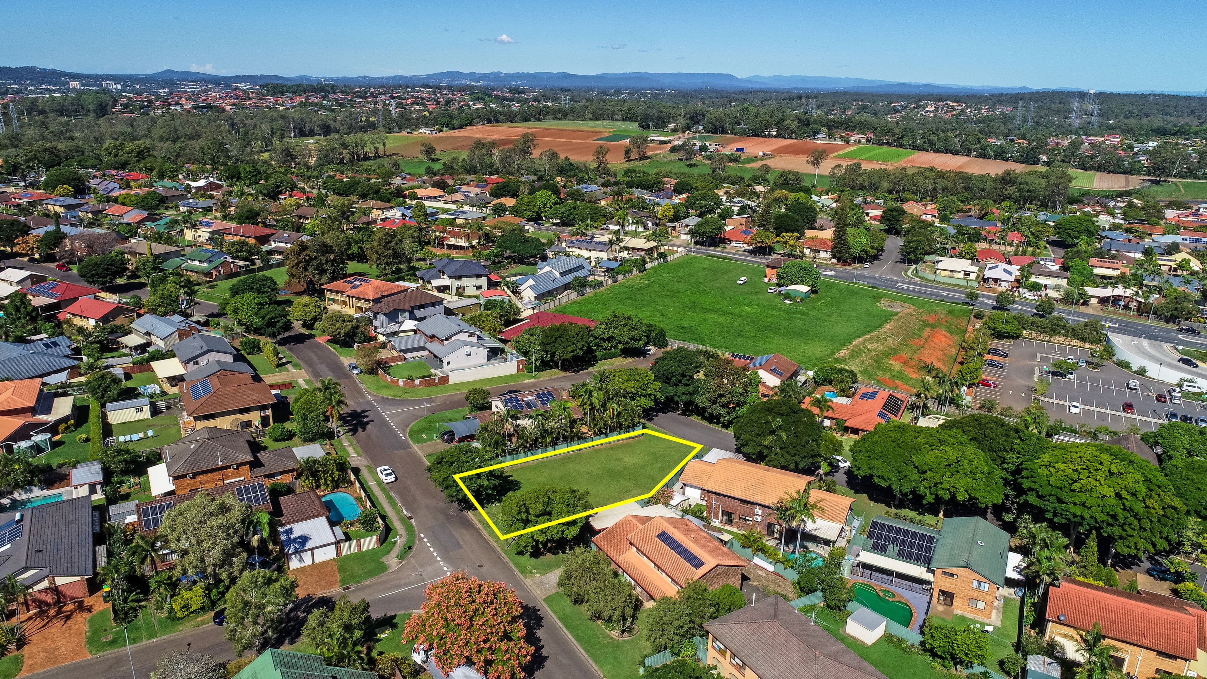 33 Oakleaf Street, Eight Mile Plains QLD 4113, Eight Mile Plains - Image 1