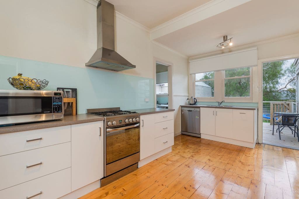 30 Herne Street, Manifold Heights VIC 3218, Manifold Heights - Thumbnail 2