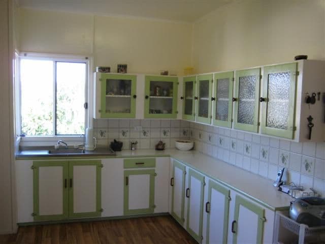 8 Bayne Street, GLADSTONE QLD 4680, West Gladstone - Thumbnail 2