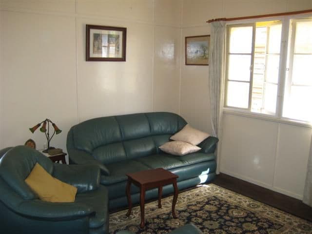 8 Bayne Street, GLADSTONE QLD 4680, West Gladstone - Thumbnail 3
