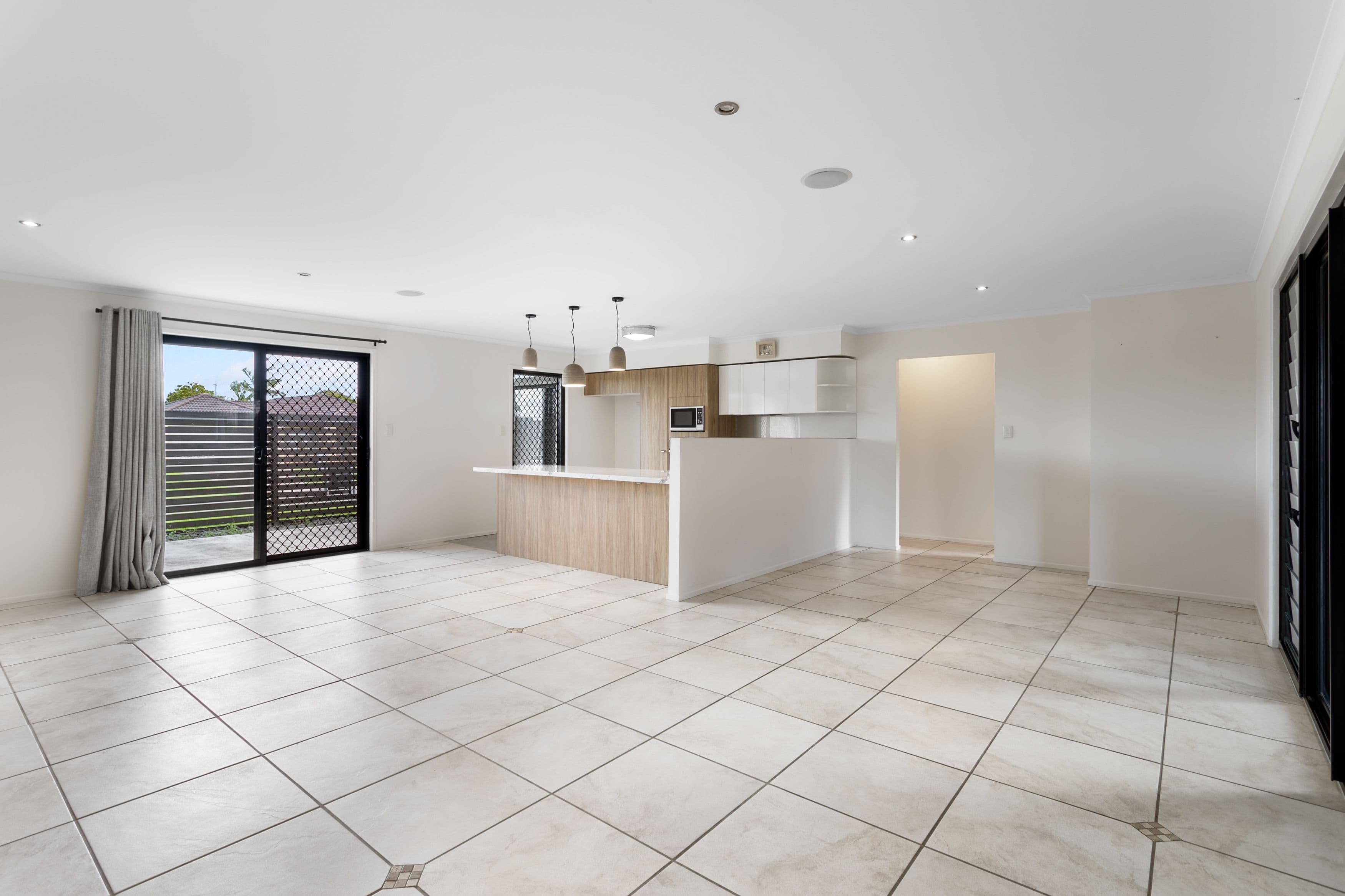31 Cairns Crescent, Deception Bay QLD 4508, Deception Bay - Thumbnail 2