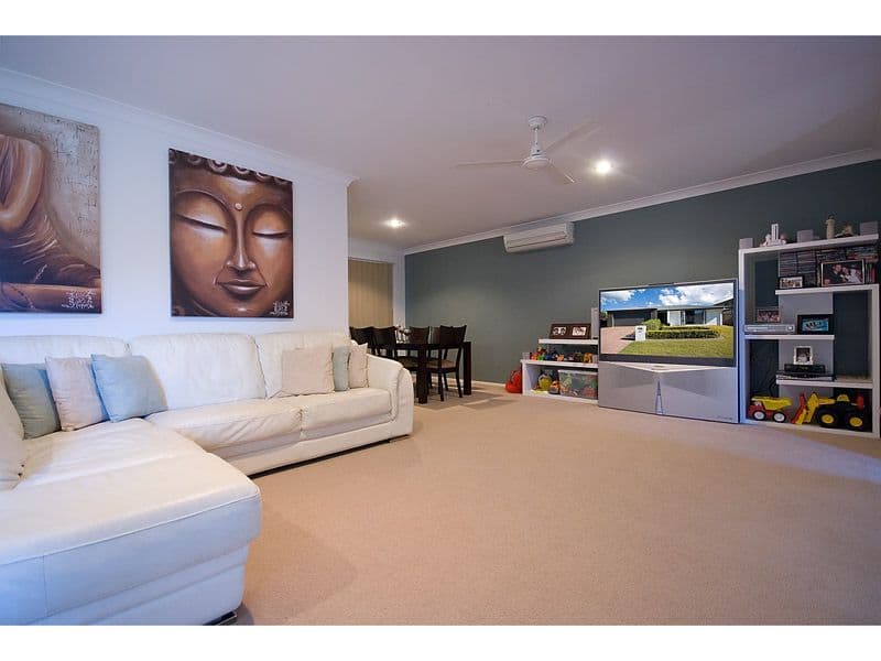 33 Cobb & Co Drive, OXENFORD QLD 4210, Oxenford - Thumbnail 2