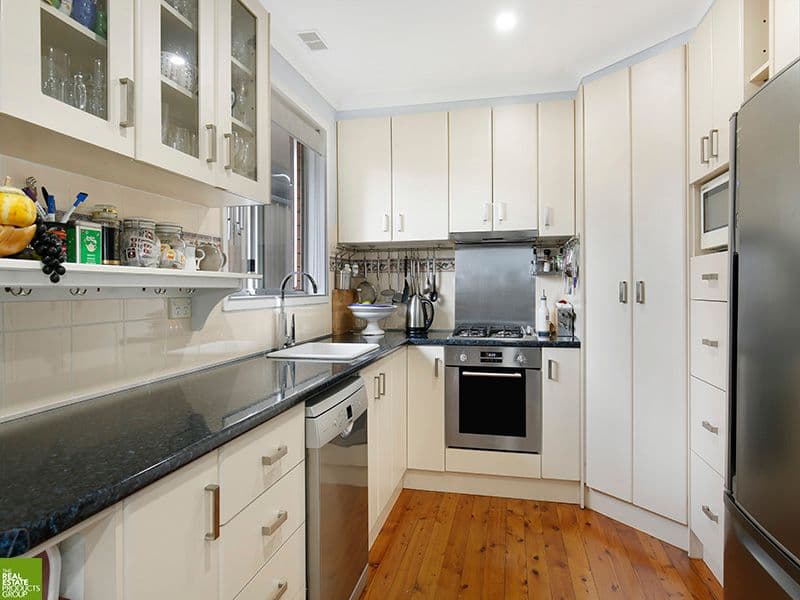 23 Gerard Avenue, Farmborough Heights - Thumbnail 2
