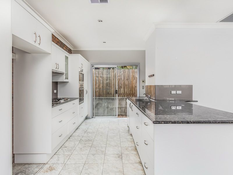 25 Eleventh Avenue, St Lucia QLD 4067, St Lucia - Thumbnail 8
