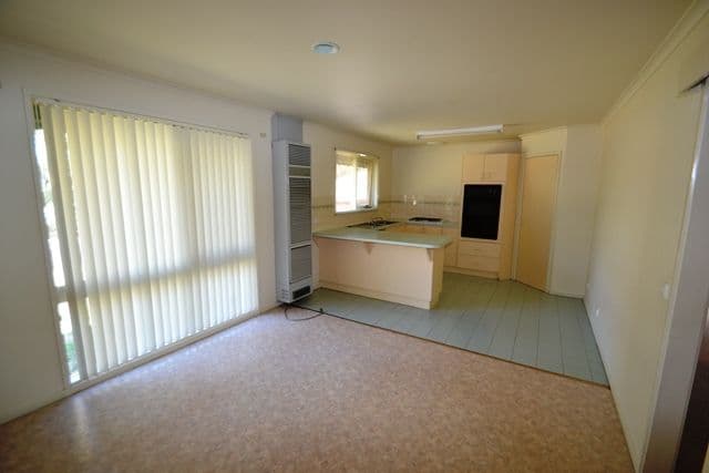 17 Delatite Road, Seymour VIC 3660, Seymour - Thumbnail 3
