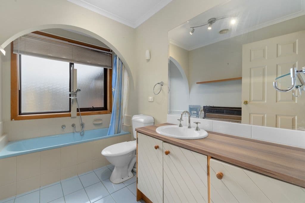 206 Black Forest Road, Wyndham Vale VIC 3024, Wyndham Vale - Thumbnail 4