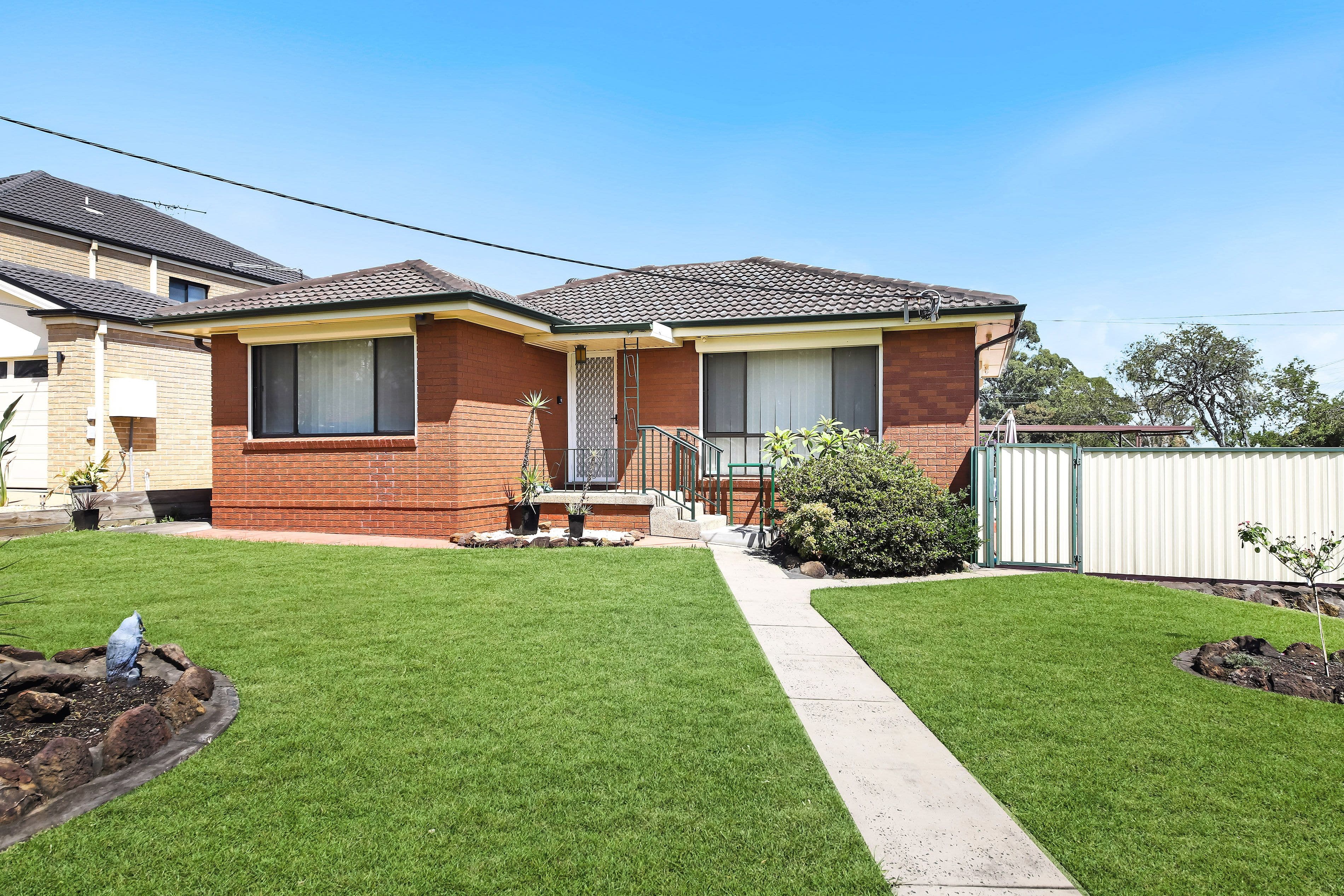 17 Baxter Road, Bass Hill - Image 1