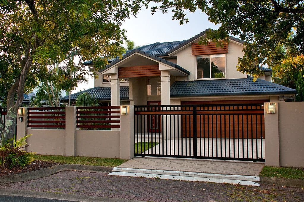 7 Clipper Boulevard, Clear Island Waters QLD 4226, Clear Island Waters - Thumbnail 2