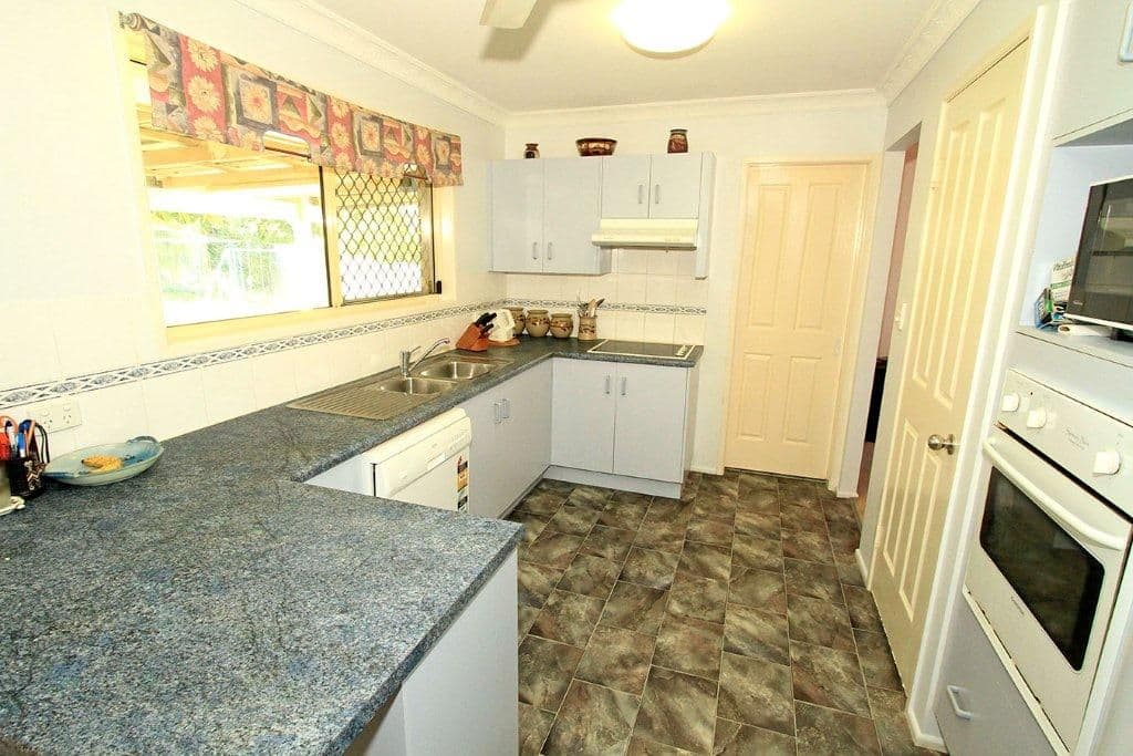 32 Rosewood Drive, NORMAN GARDENS QLD 4701, Norman Gardens - Thumbnail 4